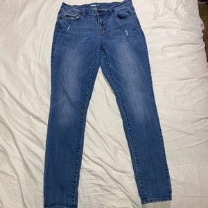 Old navy curvy skinny jeans, size 6.